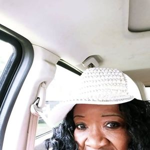 Meet your Posher, Gloria